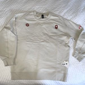 Team Canada perfectly oversized crew